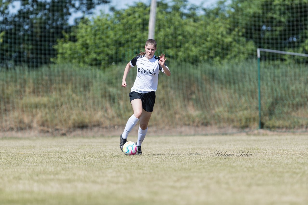 Bild 91 - wBJ TuRa Meldorf/Buesum - JFV Luebeck : Ergebnis: 1:0